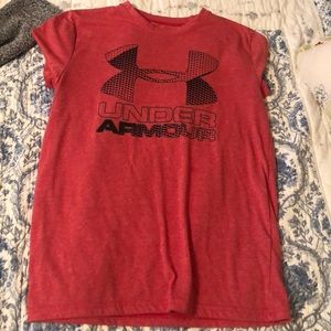 SOLD‼️ Under Armor Tee